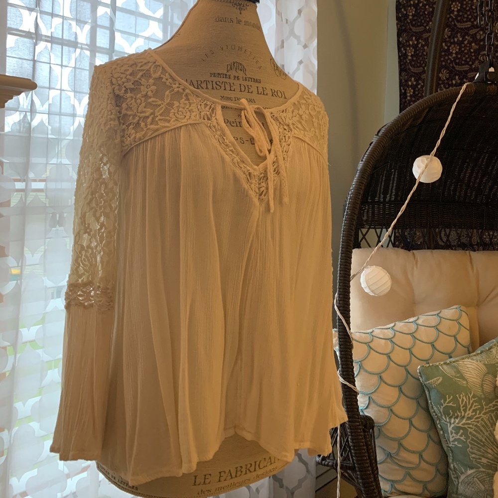 American Eagle White Lace Flowy Long Sleeve Blouse